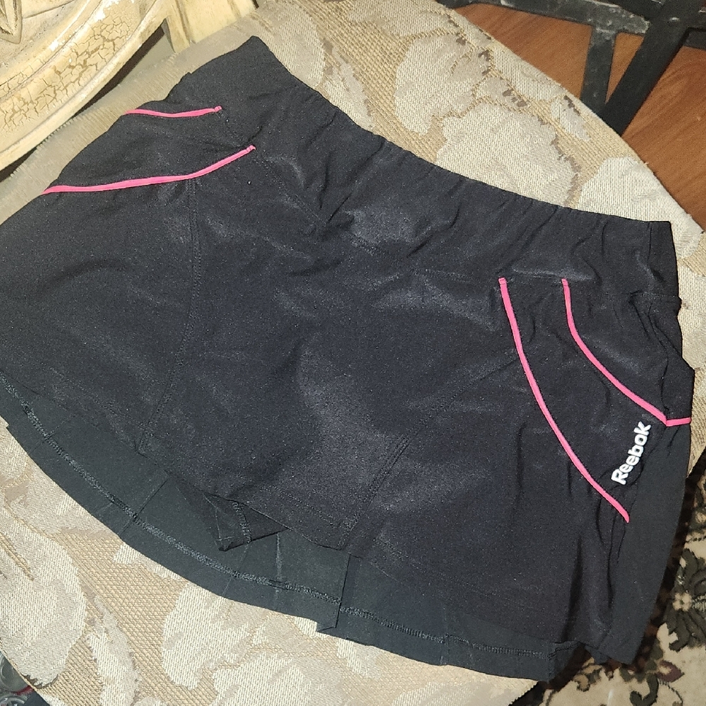 Reebok Women's Athletic/Tennis Skort in Black with Pink Trim